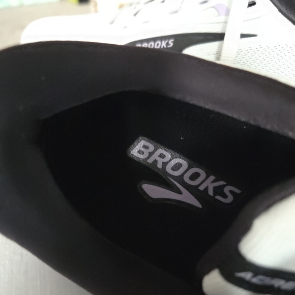 Brooks Women's Adrenaline GTS 23 Shoes Black, Grey, and Purple in Size 10.5 Arch - Picture 6 of 15